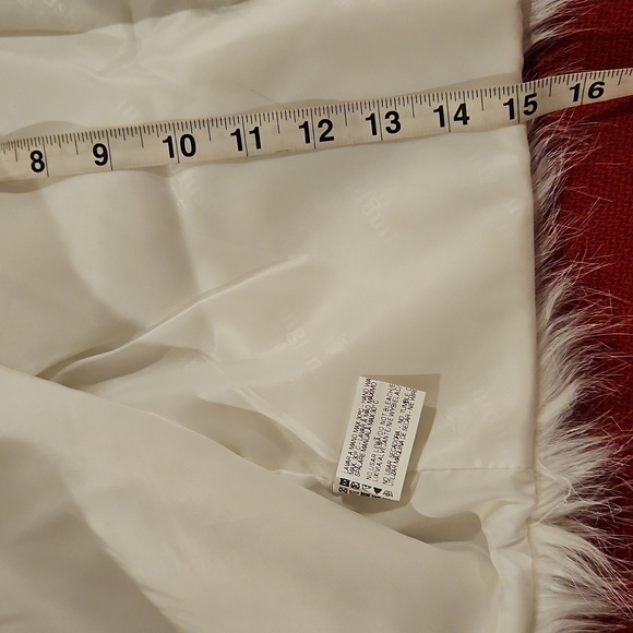 White Faux Fur Cropped Open Vest Wrap Bolero XS/SM Cover Your Shoulders NWOT - Picture 5 of 8